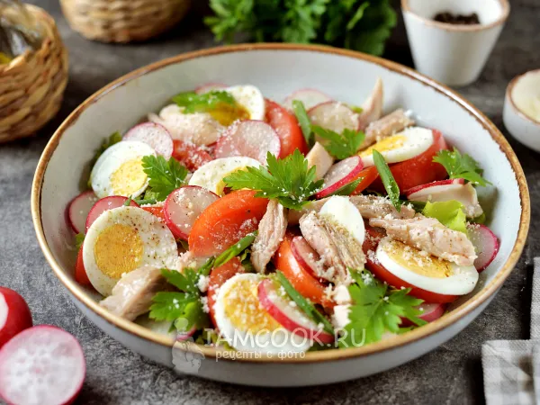 Фото готового блюда: Салат с курицей и редиской