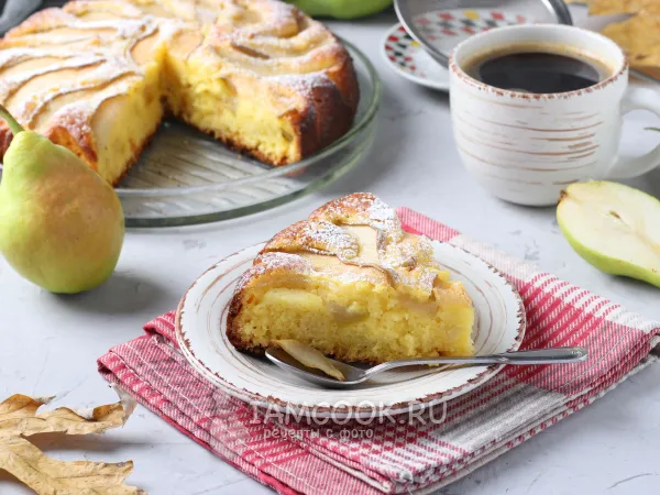 Фото готового блюда: Пирог с грушами на кефире