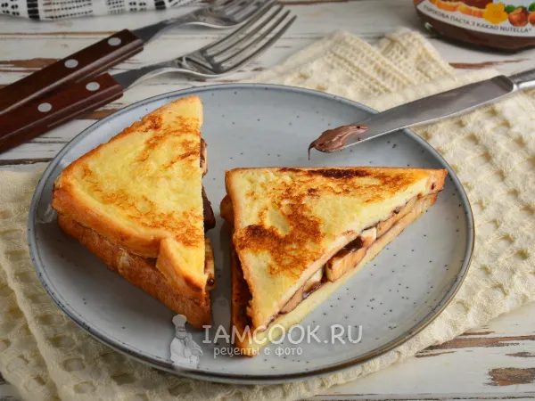 Фото готового блюда: Тосты с нутеллой и бананом