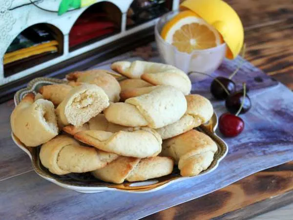 Фото готового блюда: Рогалики лимонные