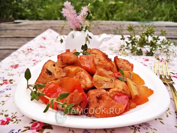Фото готового блюда: Овощное рагу с куриной грудкой