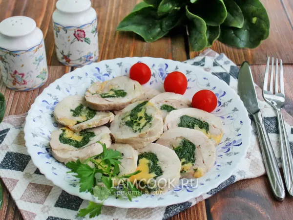 Фото блюда: Куриный рулет со шпинатом и сыром