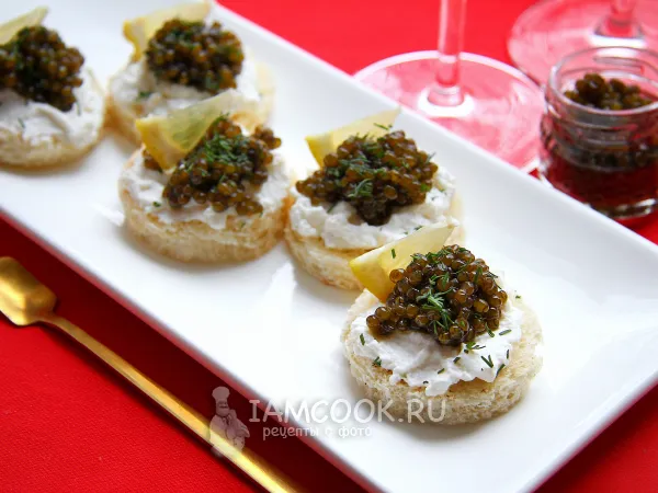 Фото блюда: Бутерброды с черной икрой