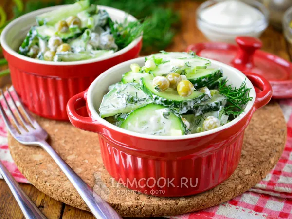 Фото готового блюда: Салат с огурцом и горошком