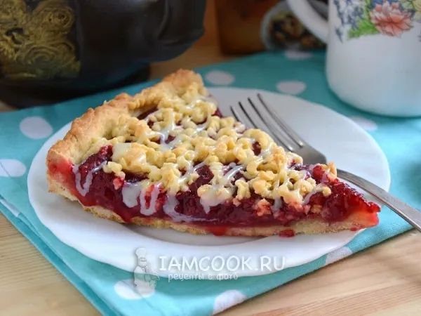 Фото готового блюда: Пирог с брусникой и штрейзелем