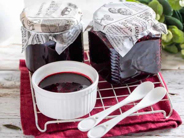 Фото блюда: Варенье из жимолости через мясорубку на зиму