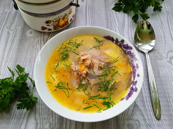 Фото готового блюда: Суп с копченой курицей и рисом