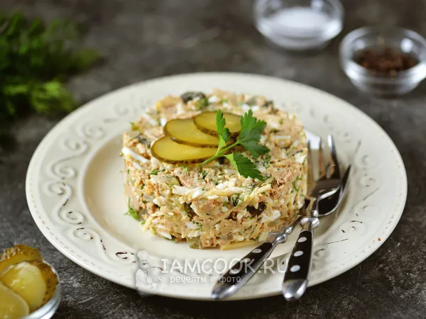 Фото блюда: Салат с тунцом и соленым огурцом