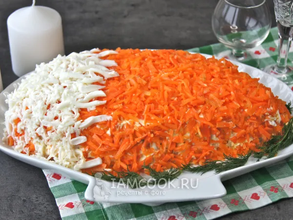 Фото готового блюда: Салат «Лисья шубка» с курицей