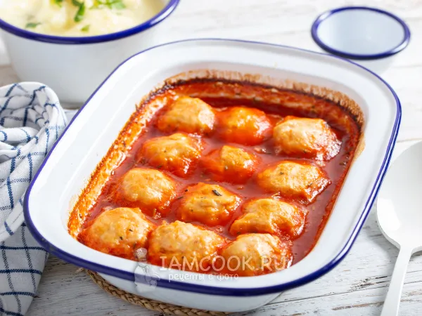 Фото готового блюда: Диетические тефтели из куриного фарша с подливкой в духовке