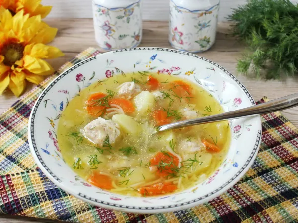 Фото готового блюда: Суп с жареными фрикадельками