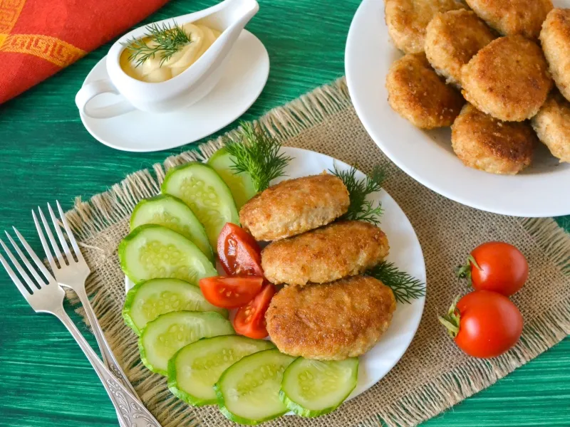 Фото готового блюда: Сочные котлеты из свинины