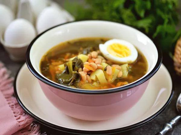 Фото блюда: Зеленый борщ с фасолью и щавелем