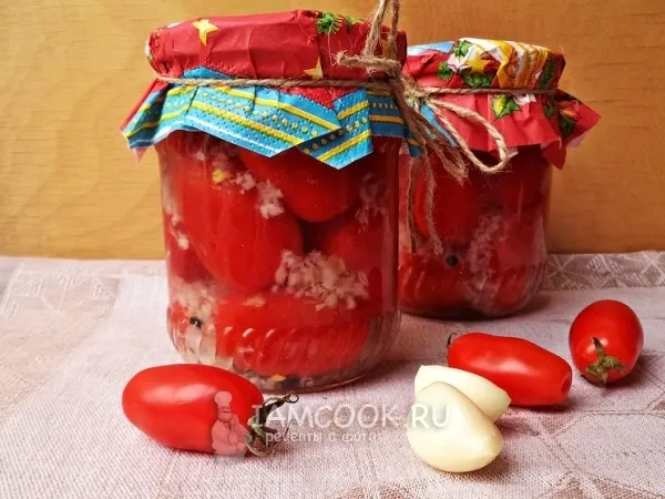Фото готового блюда: Помидоры с чесноком на зиму