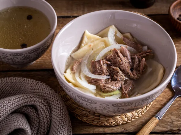 Фото готового блюда: Мясо по-казахски с бульоном