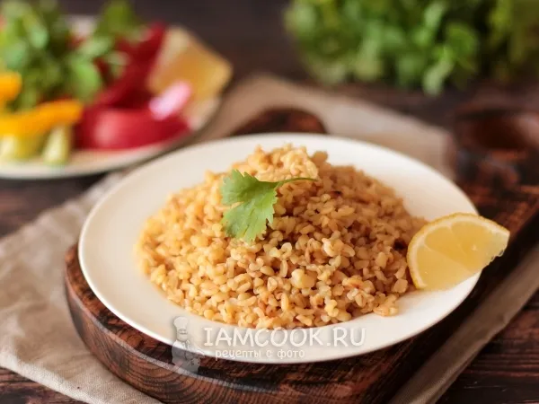 Фото готового блюда: Булгур с жареным луком