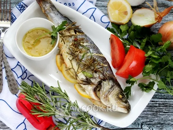 Фото блюда: Сибас с лимоном и розмарином в фольге в духовке