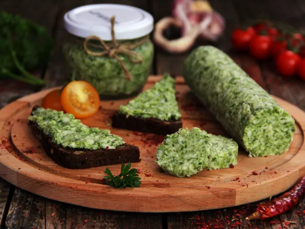 Фото блюда: Чесночные стрелки с салом через мясорубку