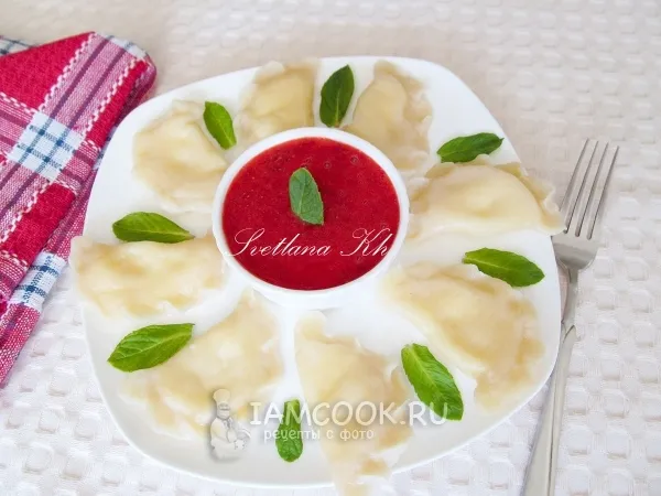 Фото готового блюда: Вареники с творогом на кефире