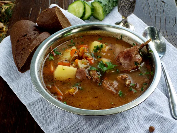 Фото готового блюда: Шулюм из утки в казане на костре