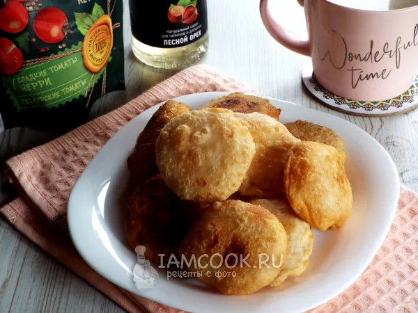 Фото готового блюда: Пирожки-бомбочки с помидорами и сыром