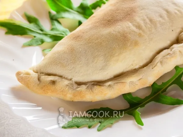 Фото блюда: Кальцоне с тунцом и рукколой