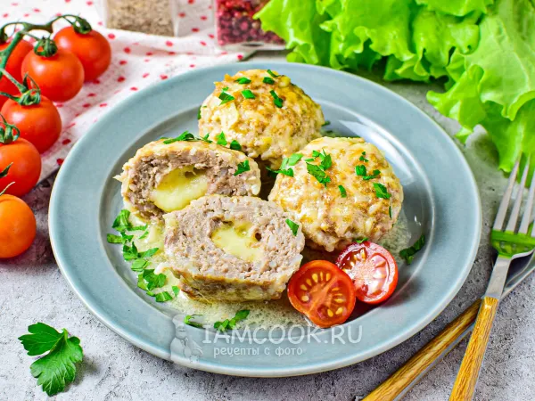 Фото готового блюда: Тефтели с моцареллой