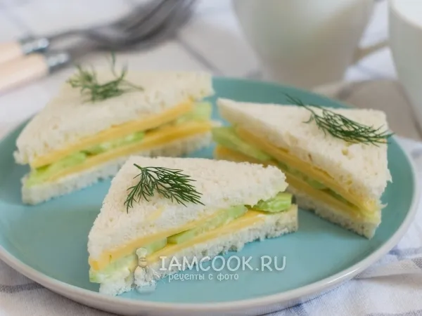 Фото готового блюда: Сэндвич с огурцом и сыром