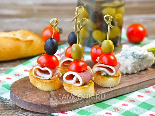 Фото готового блюда: Пинчос (испанские бутерброды)