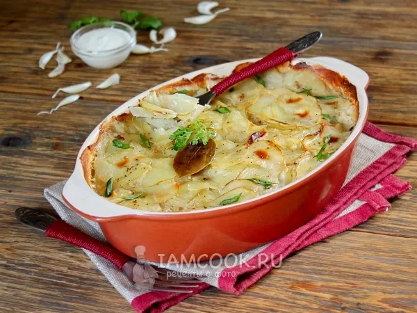 Фото блюда: Картошка с майонезом и чесноком в духовке
