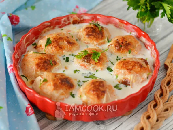 Фото готового блюда: Тефтели рыбные в сливочном соусе в духовке