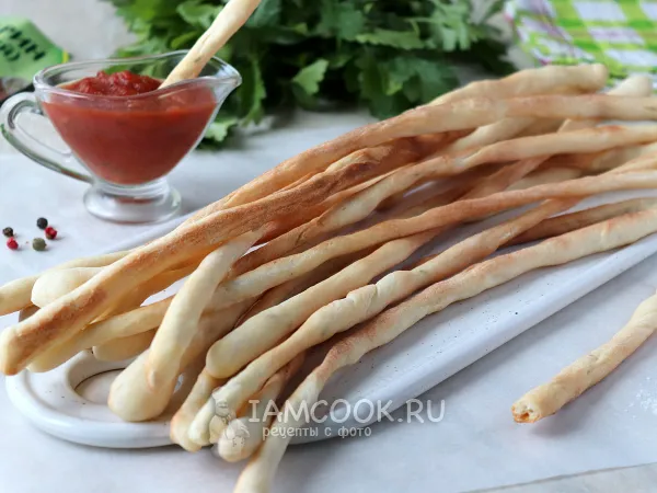 Фото готового блюда: Хлебные палочки с розмарином