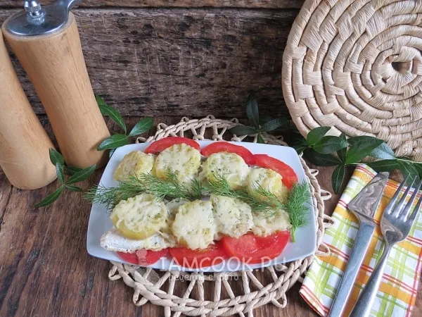 Фото блюда: Хек с картошкой в духовке