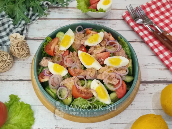 Фото блюда: Салат из тушенки тунца