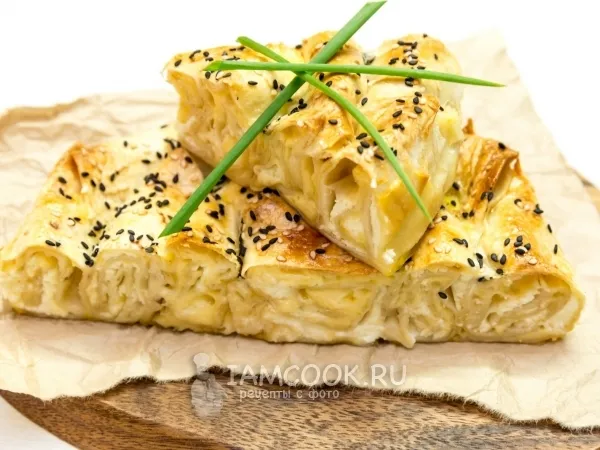 Фото готового блюда: Пирог из тортильи с сыром