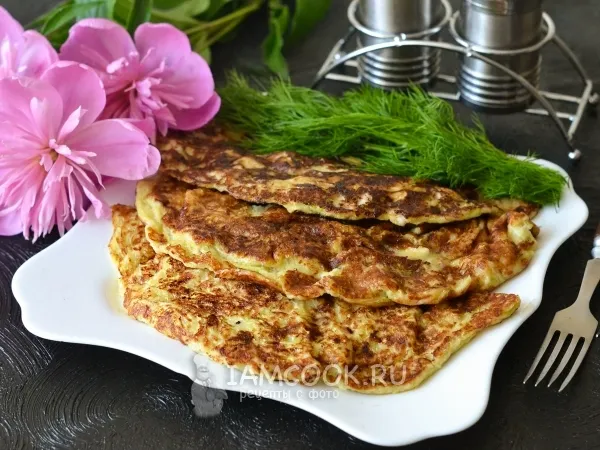 Фото готового блюда: Чебуреки из кабачков с фаршем