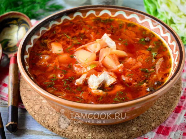 Фото готового блюда: Борщ с молодой капустой