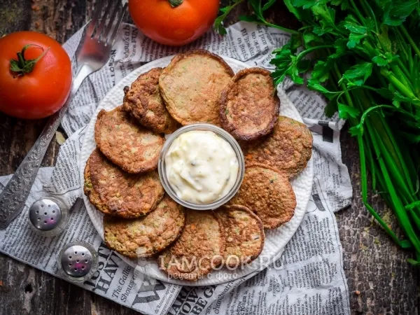 Фото блюда: Оладьи из куриной печени с овощами