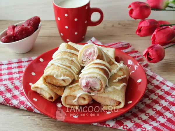 Фото блюда: Блины с клубникой и творогом