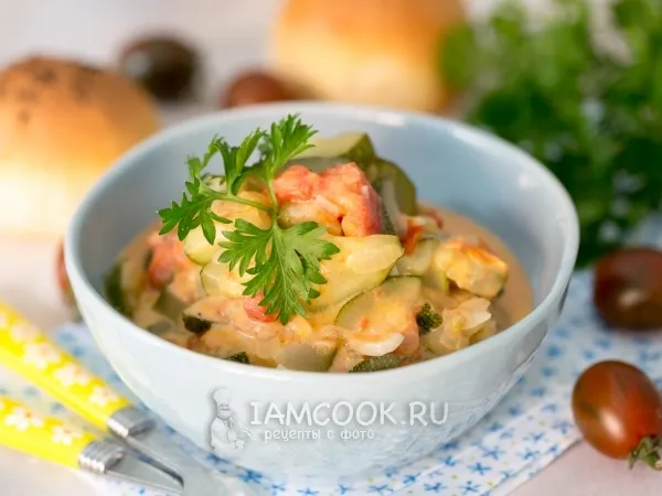 Фото блюда: Цукини с помидорами, тушенные со сметаной