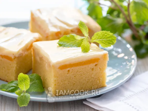 Фото готового блюда: Пирог с персиками и сметаной