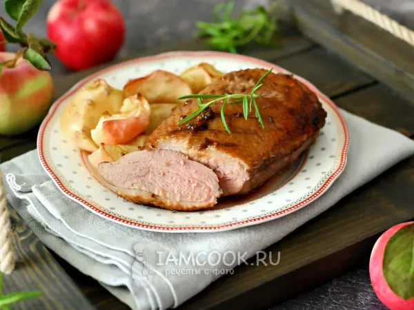 Фото блюда: Утиная грудка с яблоками в духовке