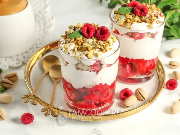 Фото блюда: Трайфл с малиной и фисташками