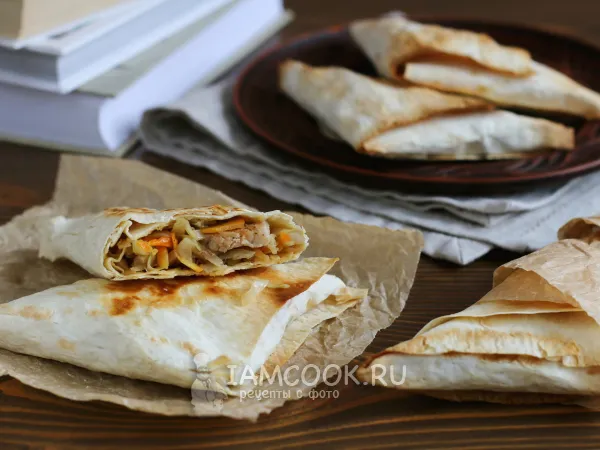 Фото готового блюда: Пирожки из лаваша с индейкой и капустой (ребенку в школу)