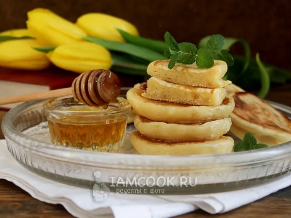 Фото готового блюда: Оладьи на прокисшем кефире