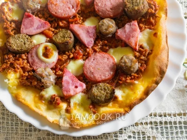 Фото блюда: Пицца с фаршем и колбасой