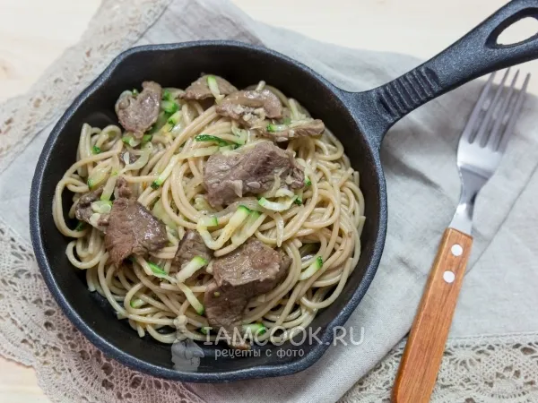 Фото блюда: Гречневая лапша с говядиной и овощами