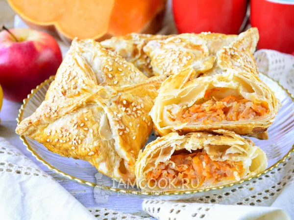 Фото готового блюда: Слойки с тыквой и яблоками