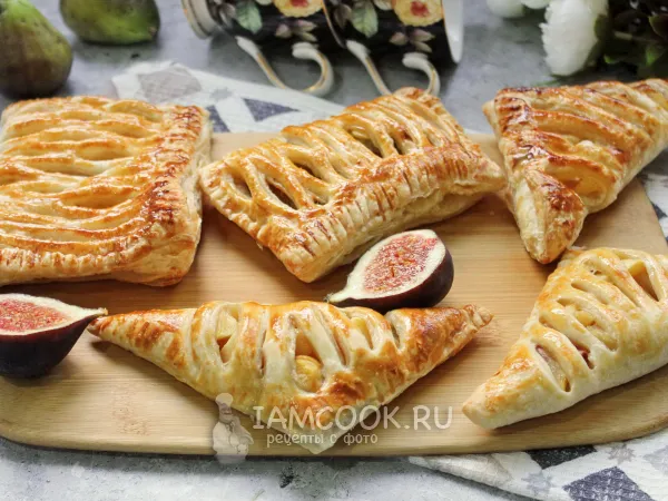 Фото готового блюда: Слойки с инжиром