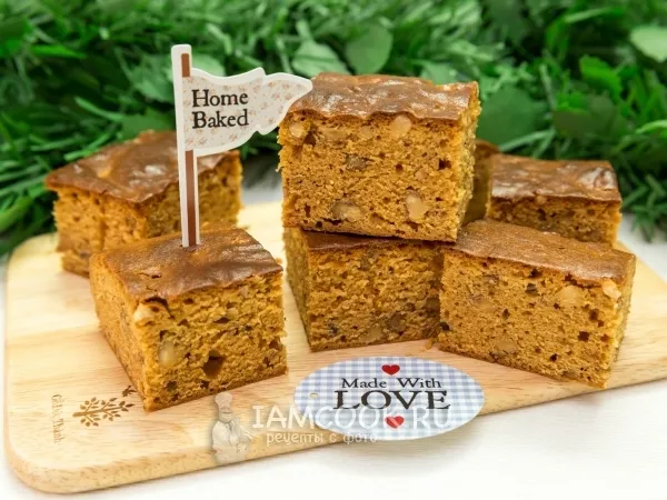 Фото готового блюда: Пирог с орехами «Карамельный»